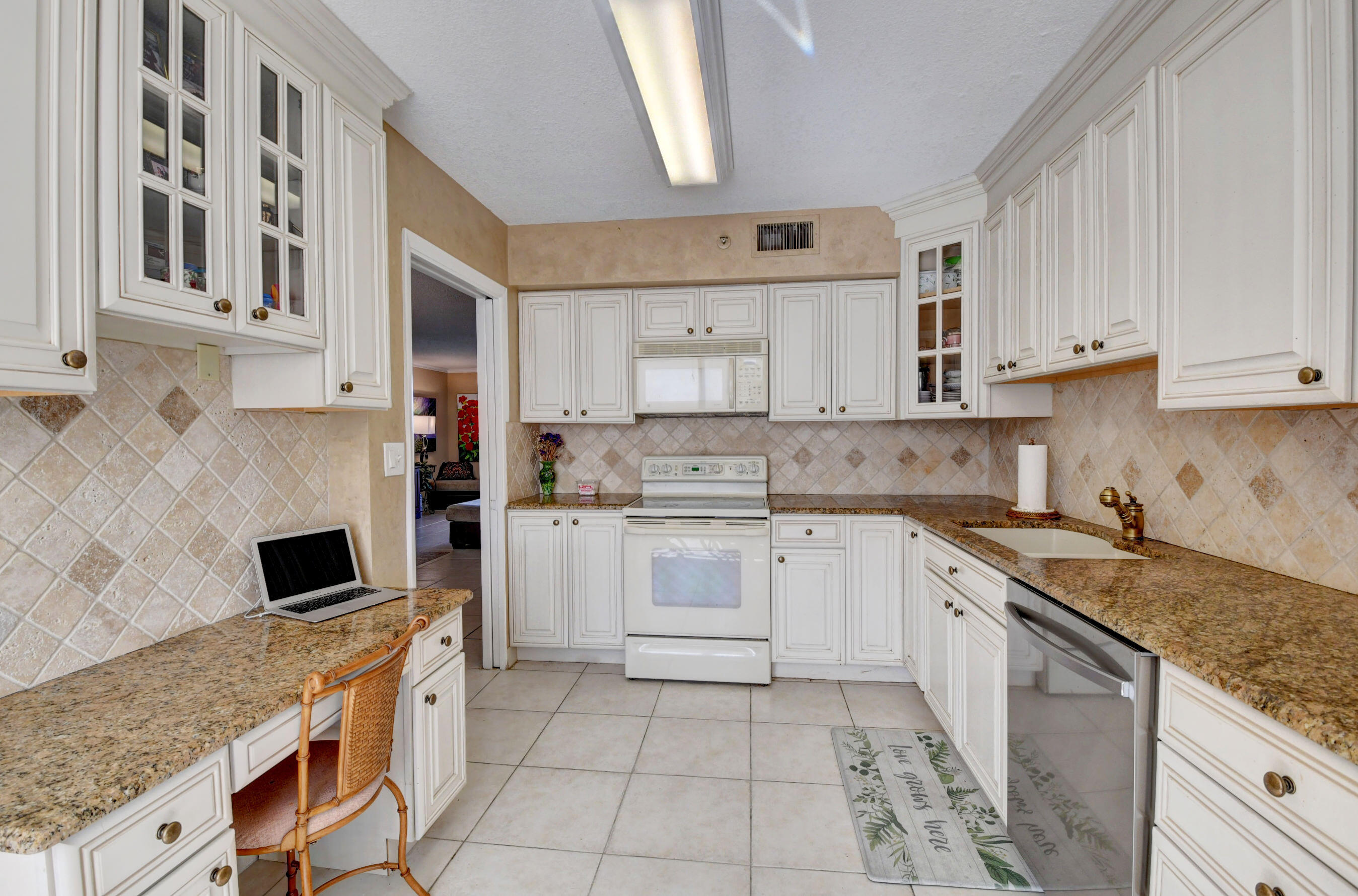 7137 Promenade Drive, Unit 602 Boca Raton, FL 33433 - Photo 19 of 34 kitchen