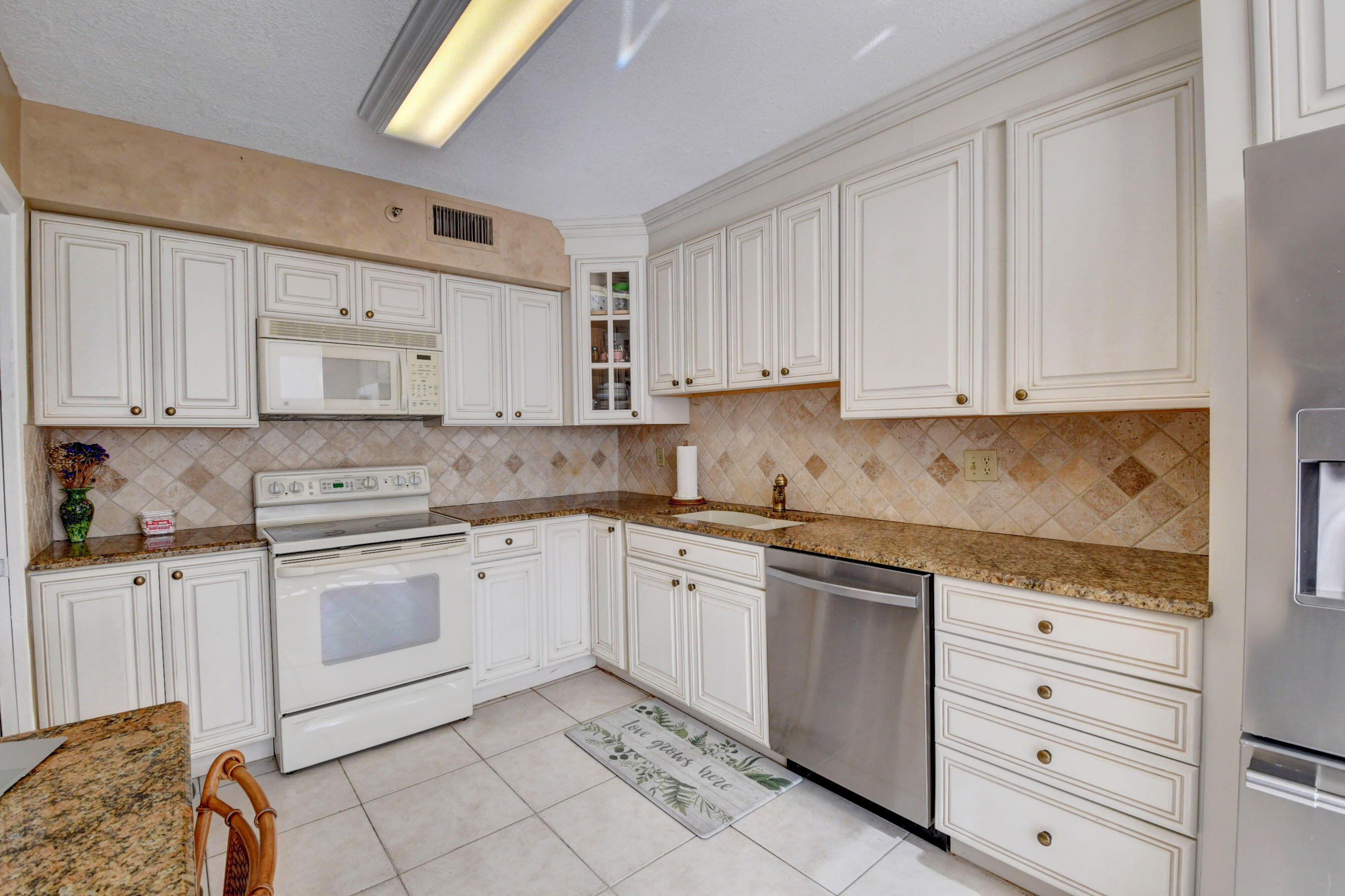 7137 Promenade Drive, Unit 602 Boca Raton, FL 33433 - Photo 20 of 34 kitchen