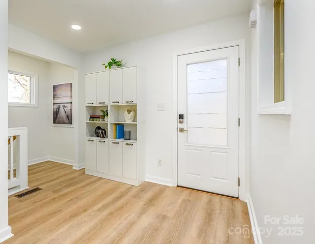 $650,000 | 2106 Lynmore Drive, Sherrills Ford, NC 28673