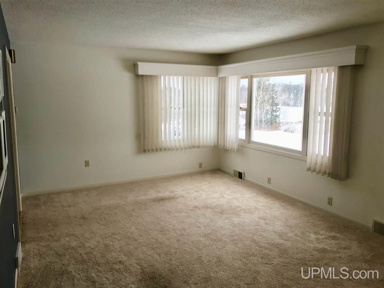 718 Poplar Street Ishpeming, MI 49849 - Photo 2 of 19 Gallery Image 2
