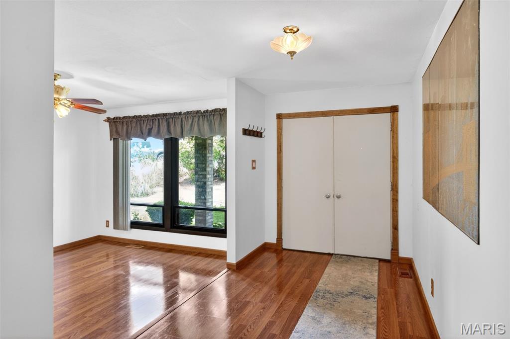 2034 Raintree Drive Imperial, MO 63052 - Photo 5 of 51