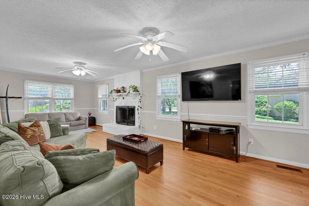 5402 Eastwind Road Wilmington, NC 28403 - Photo 6 of 39 Gallery Image 6
