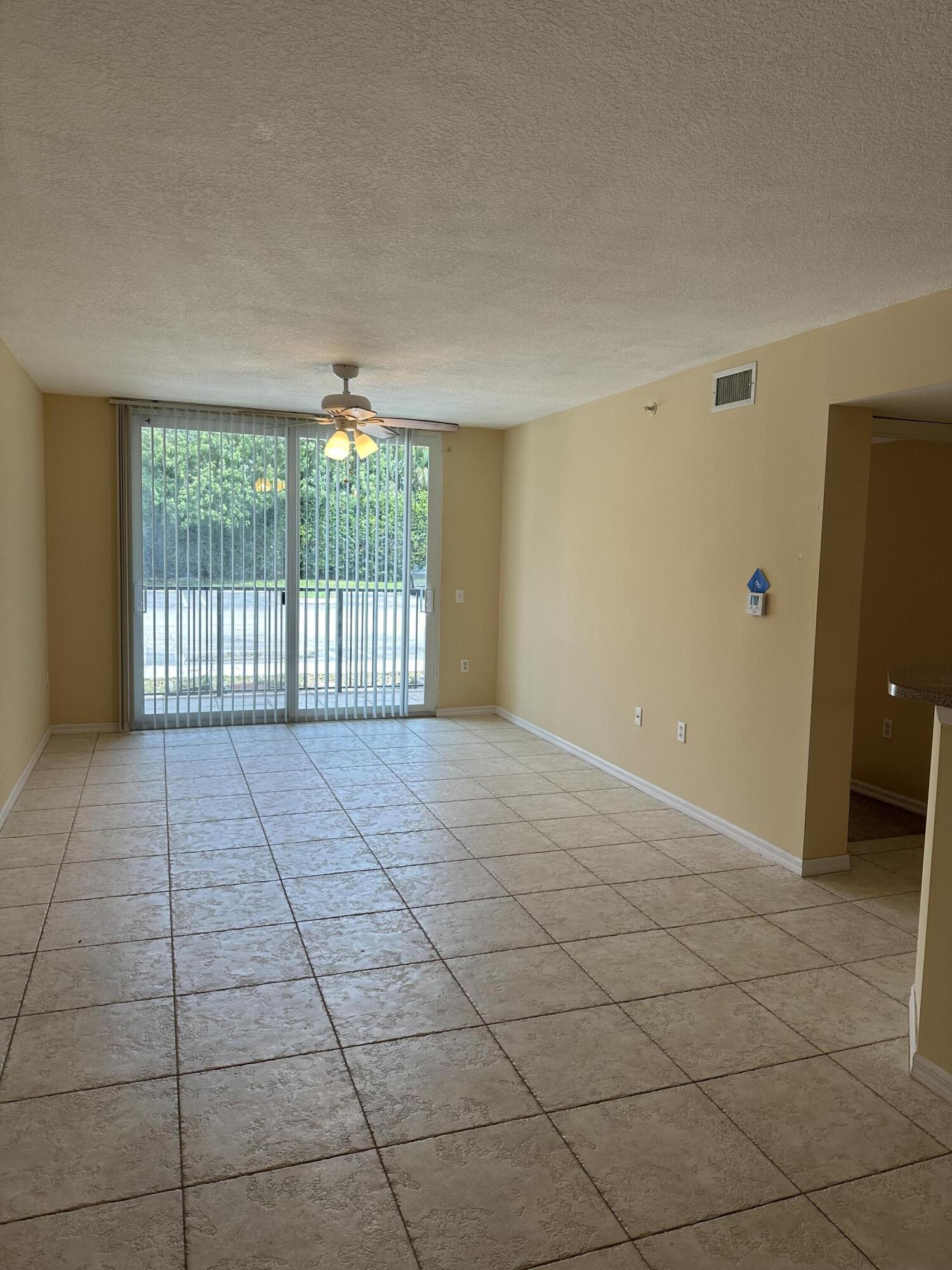 1005 Villa Circle Boynton Beach, FL 33435 - Photo 6 of 21 IMG_8023