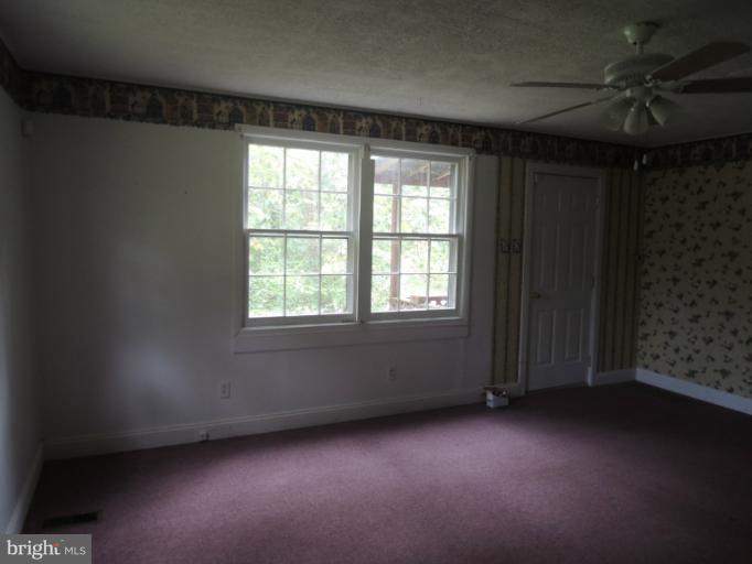 692 Mission Road Harpers Ferry, WV 25425 - Photo 11 of 22 Family Room