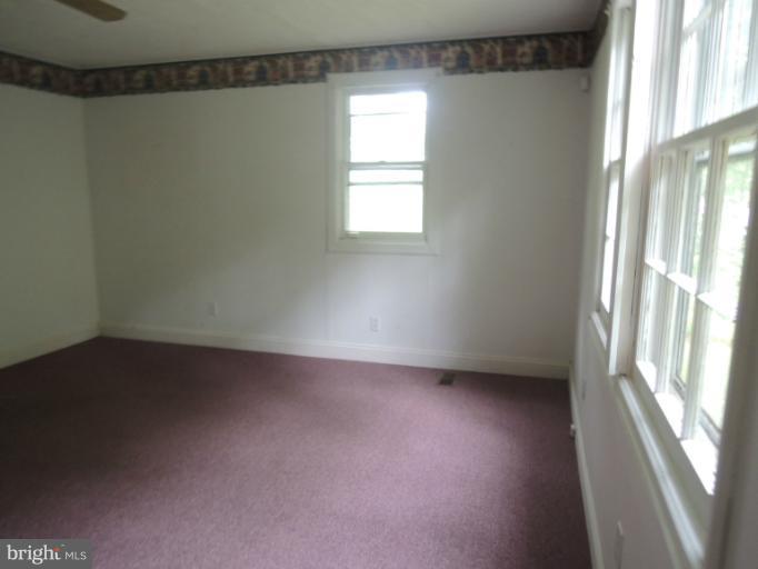 692 Mission Road Harpers Ferry, WV 25425 - Photo 8 of 22 Family Room