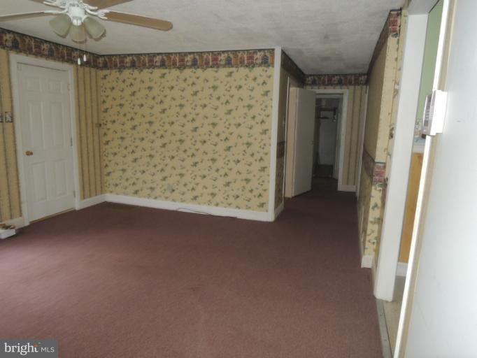 692 Mission Road Harpers Ferry, WV 25425 - Photo 10 of 22 Family Room