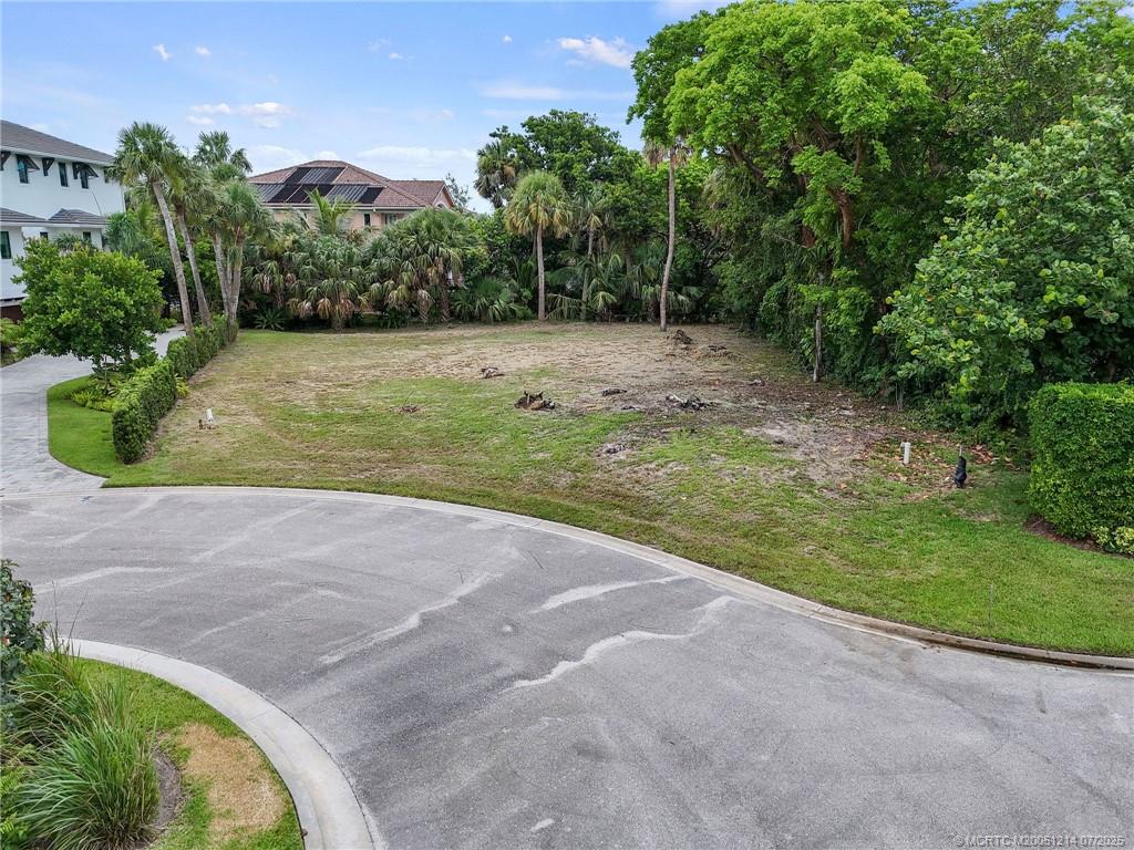 108 Island Dunes Cove Jensen Beach, FL 34957 - Photo 16 of 35 a view of a outdoor space