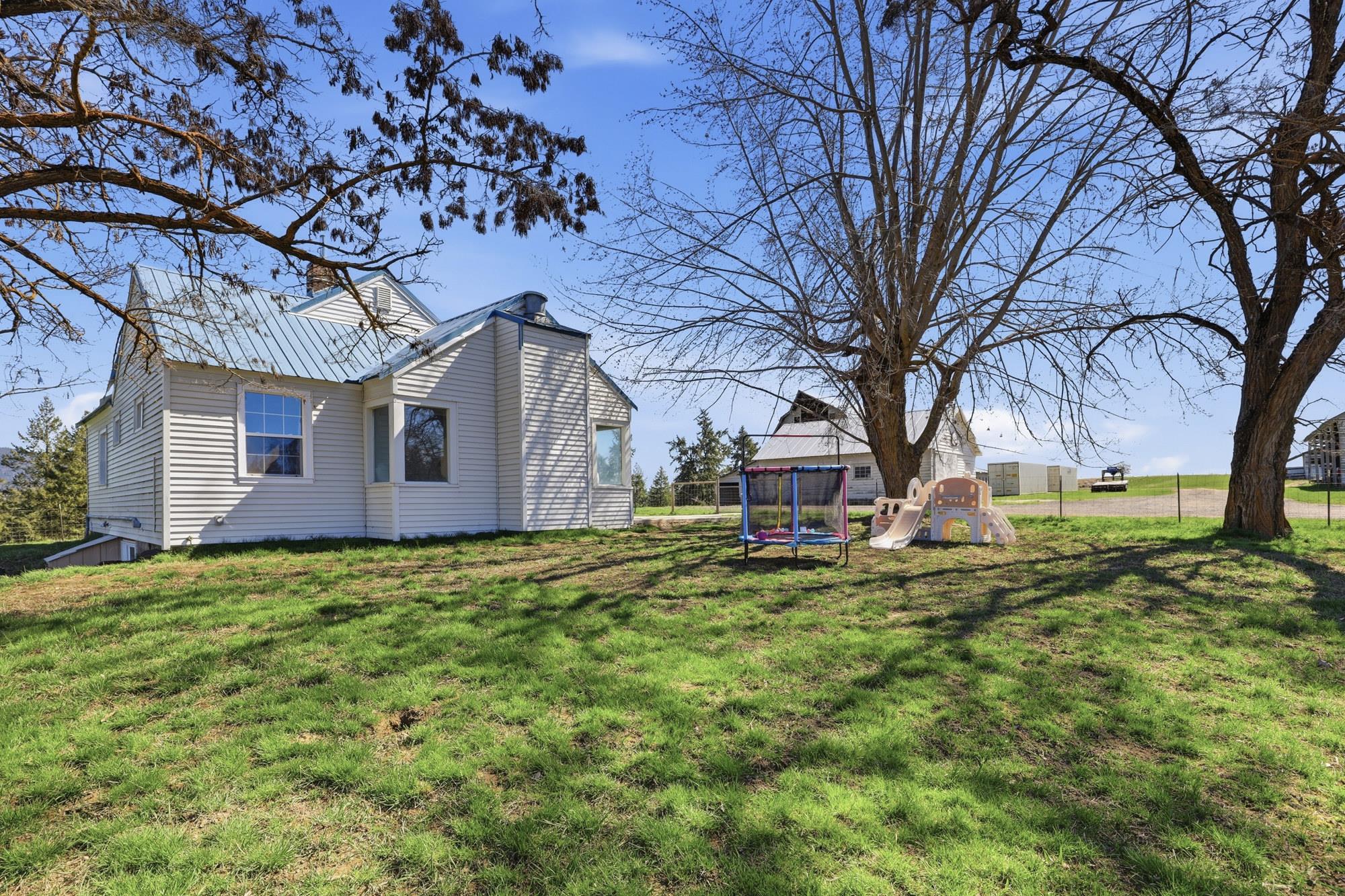 24416 North Orchard Bluff Road Chattaroy, WA 99003 - Photo 27 of 50