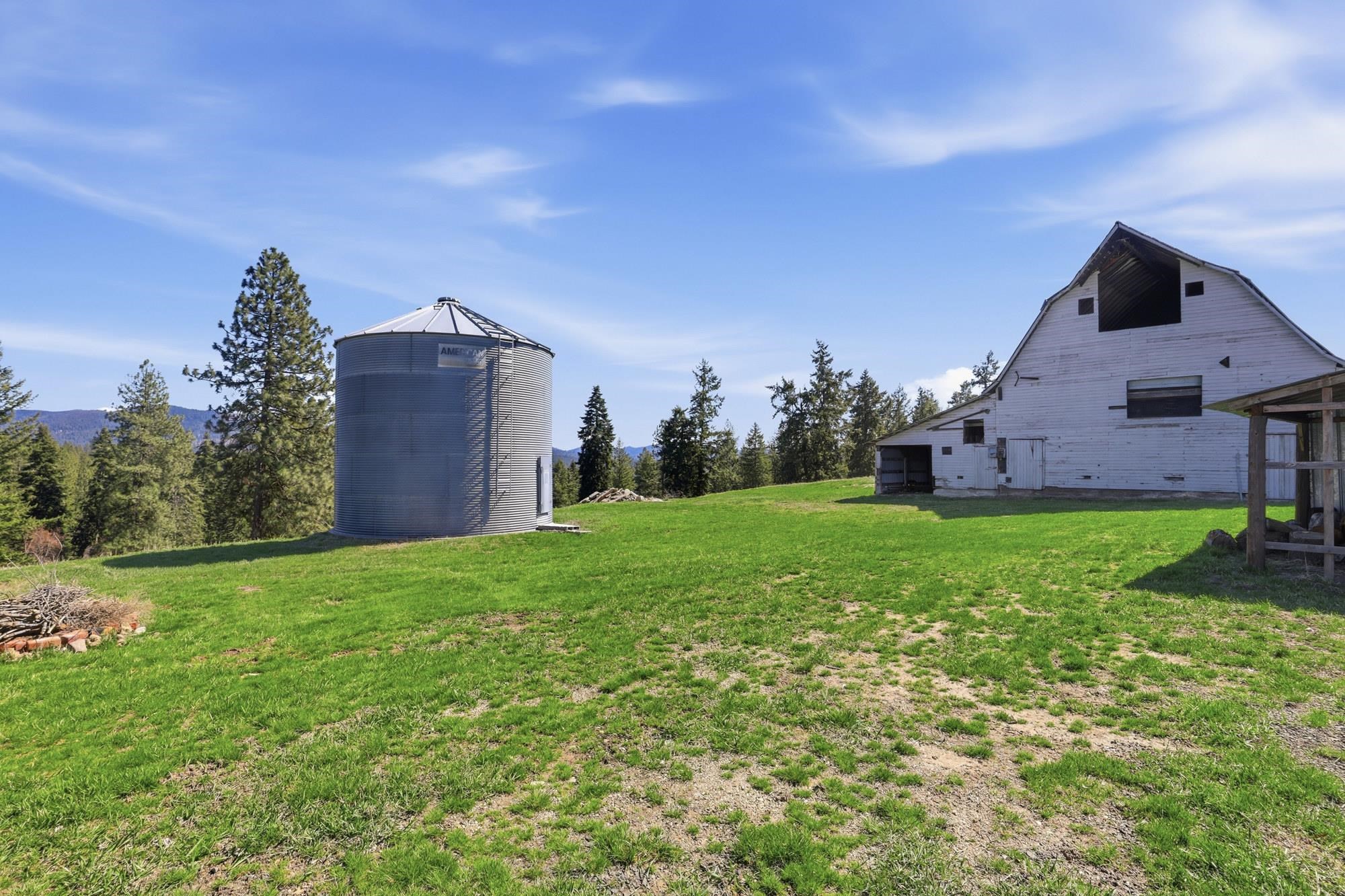 24416 North Orchard Bluff Road Chattaroy, WA 99003 - Photo 32 of 50