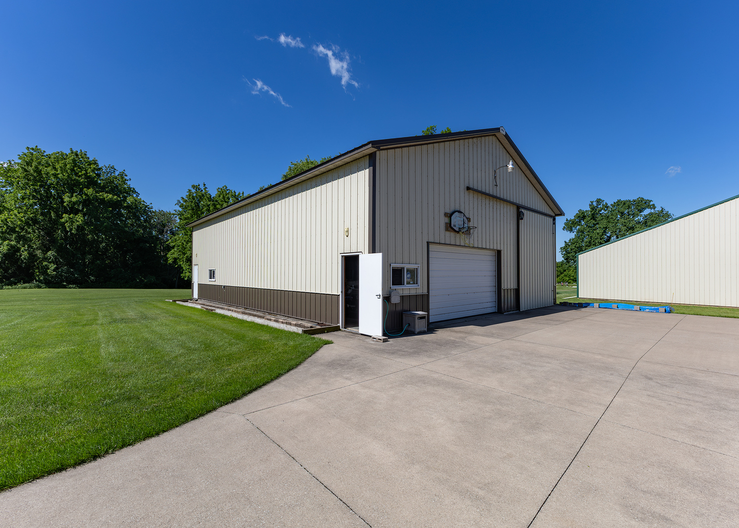 17028 Hubbard Road East Moline, IL 61244 - Photo 4 of 37