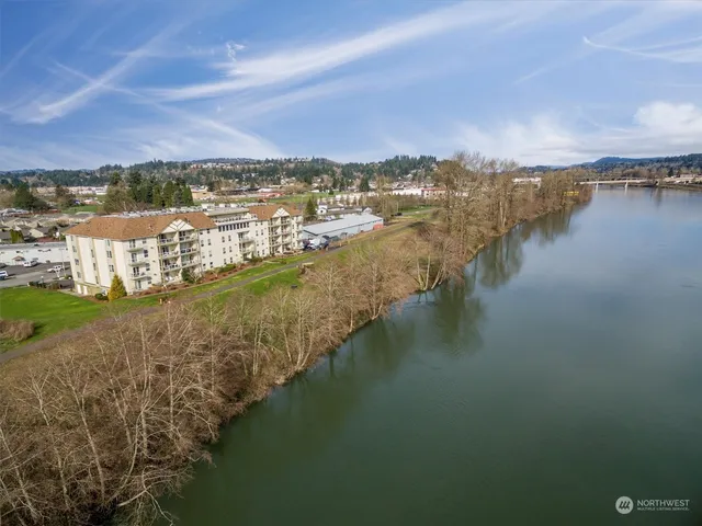 $299,900 | 1548 River Road, Unit 209, Longview, WA 98632