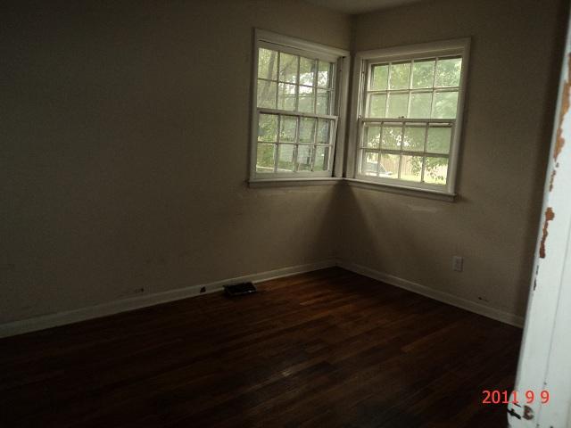1573 Courtright Road Columbus, OH 43227 - Photo 7 of 13 Gallery Image 7