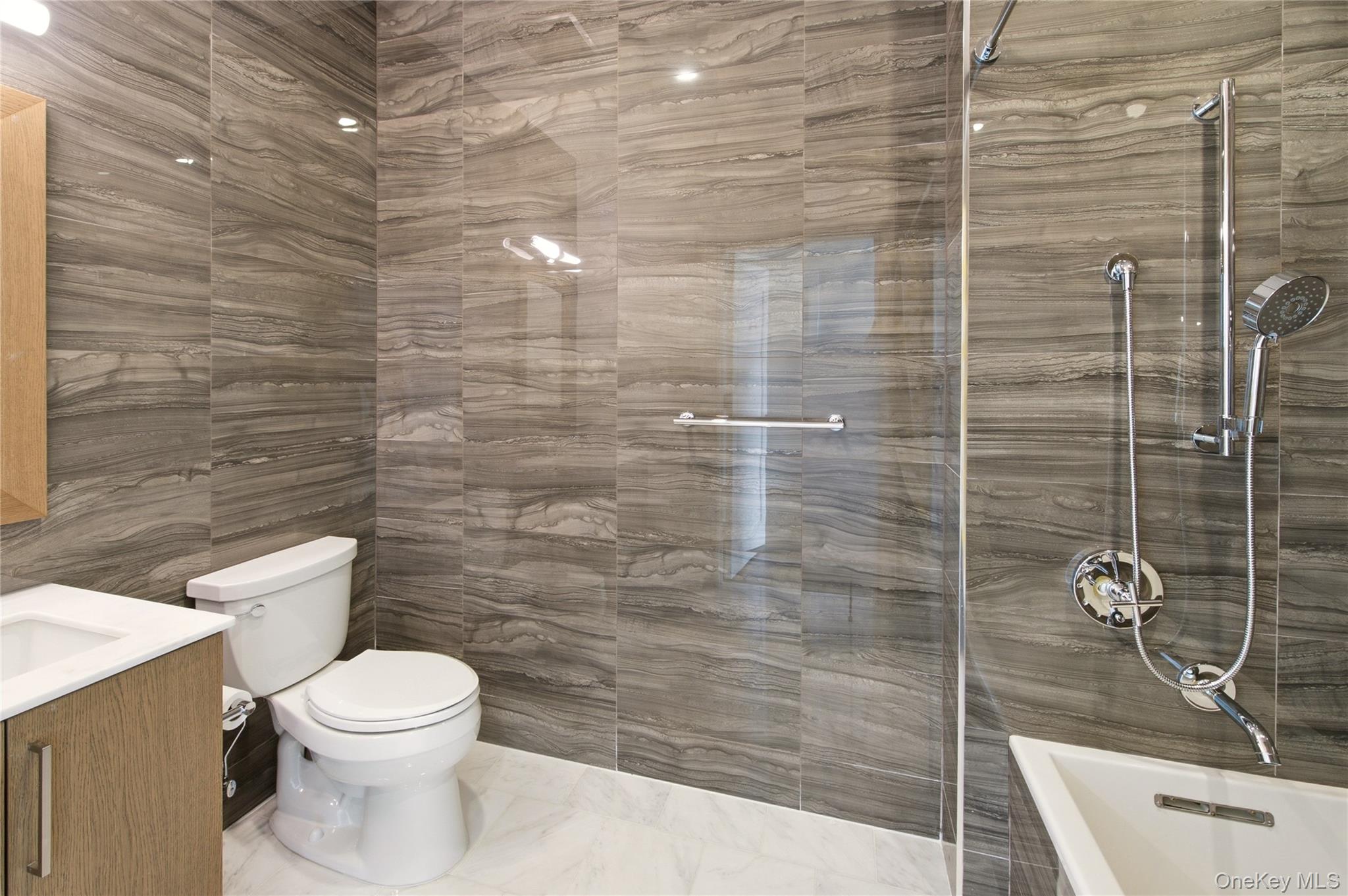100 Garvies Point Road, Unit 1311 Glen Cove, NY 11542 - Photo 21 of 44