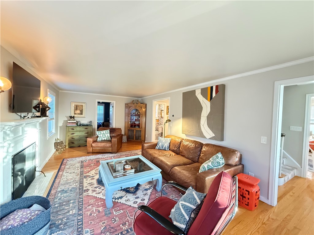 11 Beech Tree Road East Providence, RI 02916 - Photo 4 of 44 Gallery Image 4