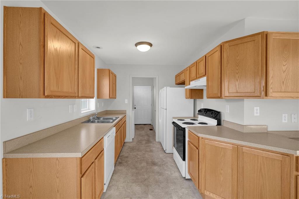 8008 Pate Drive Oak Ridge, NC 27310 - Photo 13 of 30