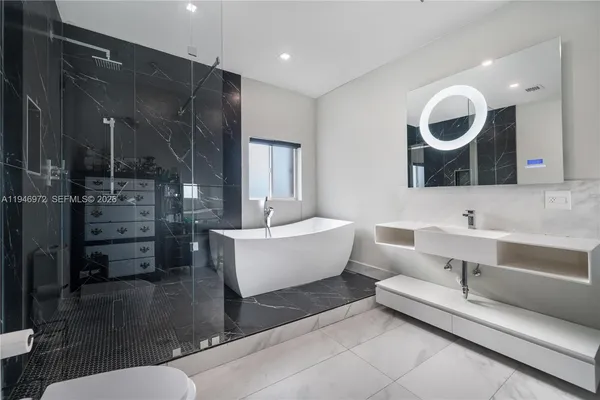 $4,950,000 | 3400 Northeast 164th Street, Eastern Shores, FL 33160