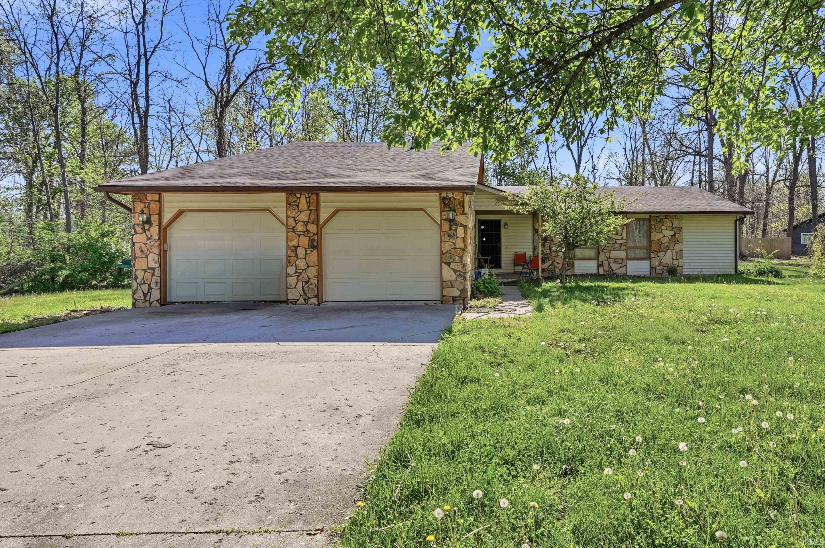 19108 North Little John Lane Muncie, IN 47303 - Photo 1 of 27 Gallery Image 1