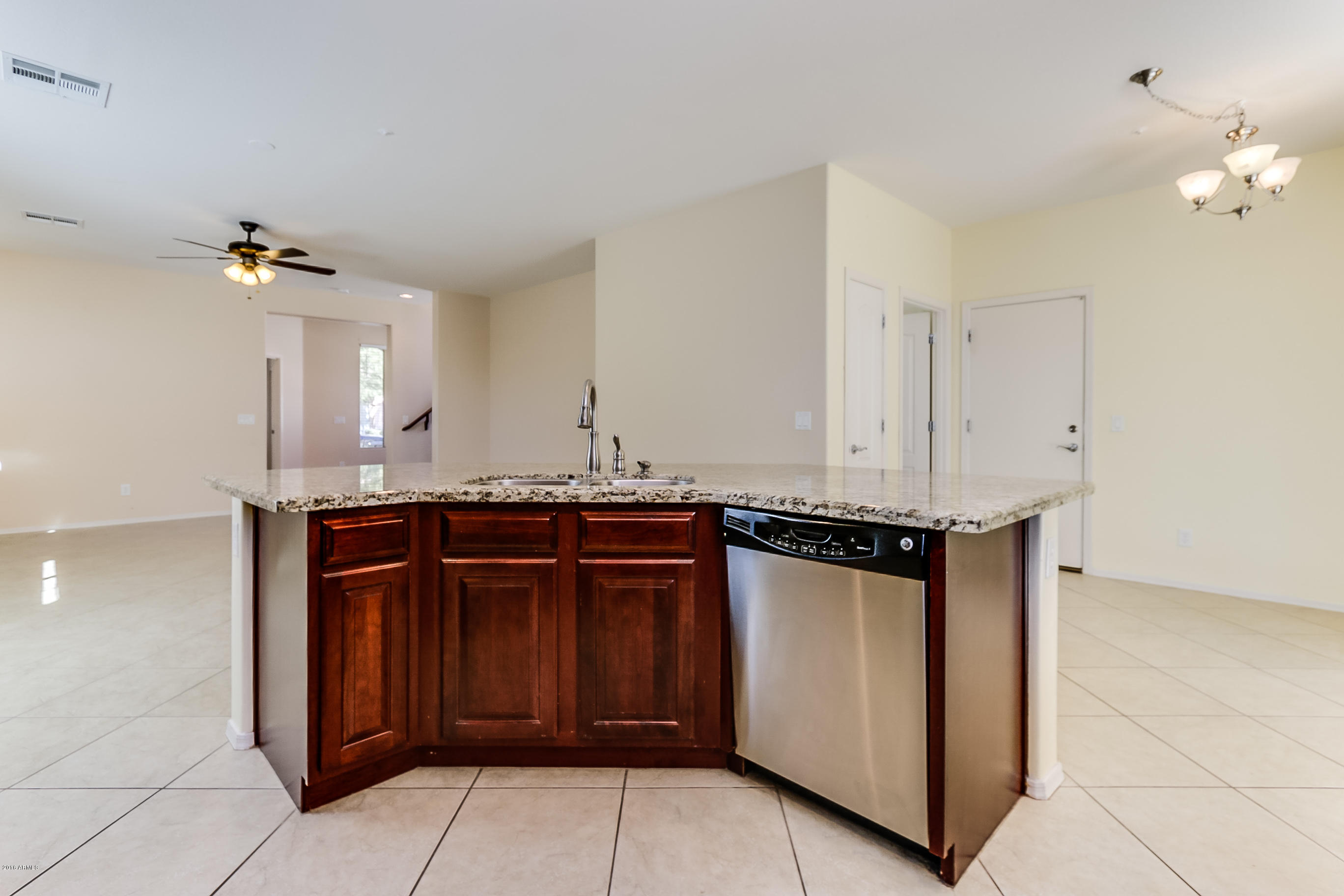7427 West Montgomery Road Peoria, AZ 85383 - Photo 5 of 41 Montgomery - 008