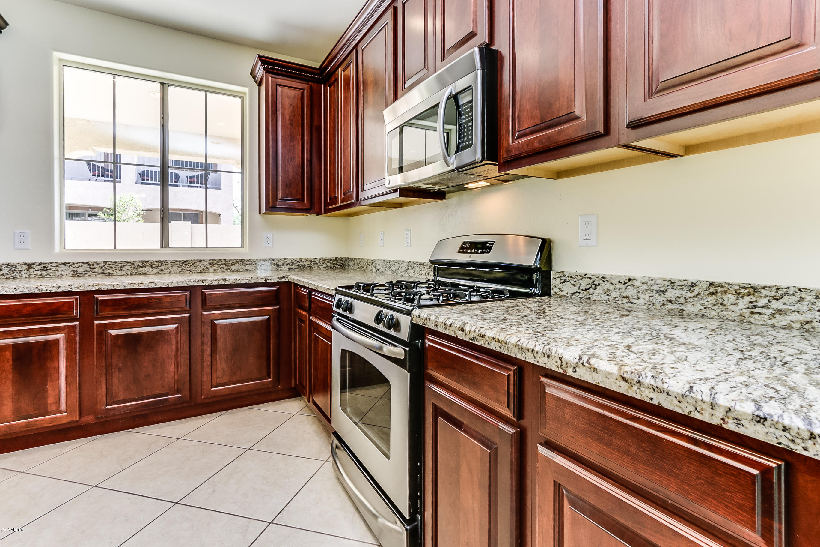 7427 West Montgomery Road Peoria, AZ 85383 - Photo 8 of 41 Montgomery - 011