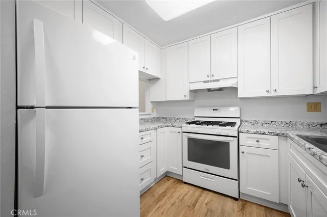 $3,300 | 345 North Jackson Street, Unit 106, Glendale, CA 91206