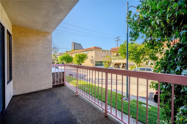 $3,300 | 345 North Jackson Street, Unit 106, Glendale, CA 91206