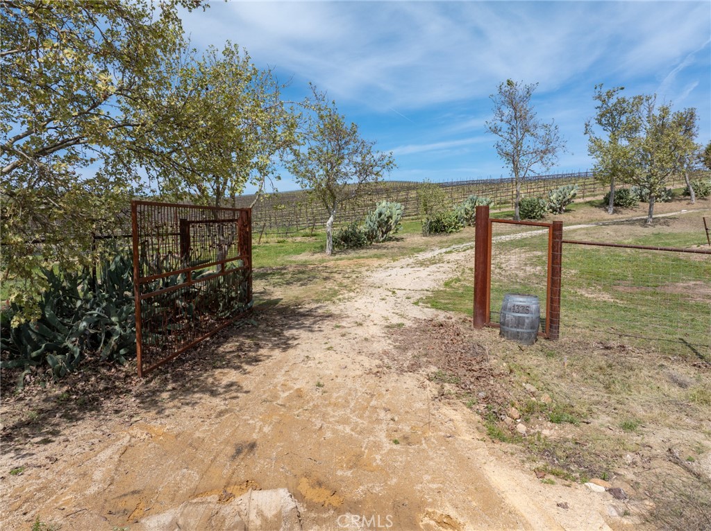 1375 Grana Place Paso Robles, CA 93446 - Photo 38 of 42