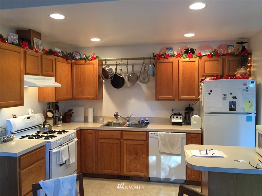 3543 Pine Road Northeast Bremerton, WA 98310 - Photo 6 of 8 Gallery Image 6