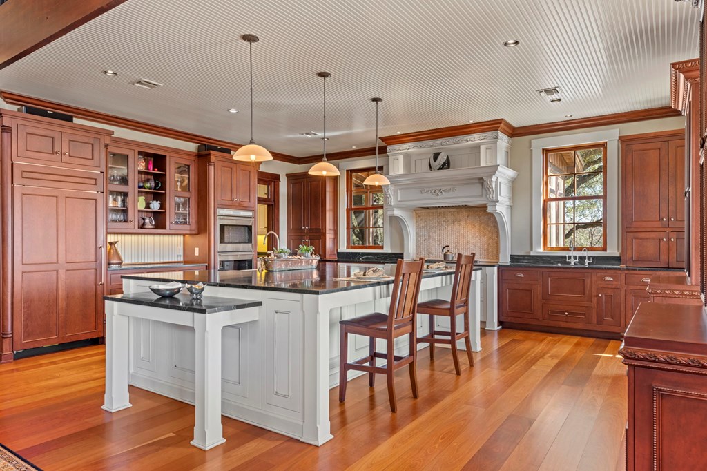 1400 Arbor Ridge Road Fredericksburg, TX 78624 - Photo 10 of 37 Gourmet Kitchen