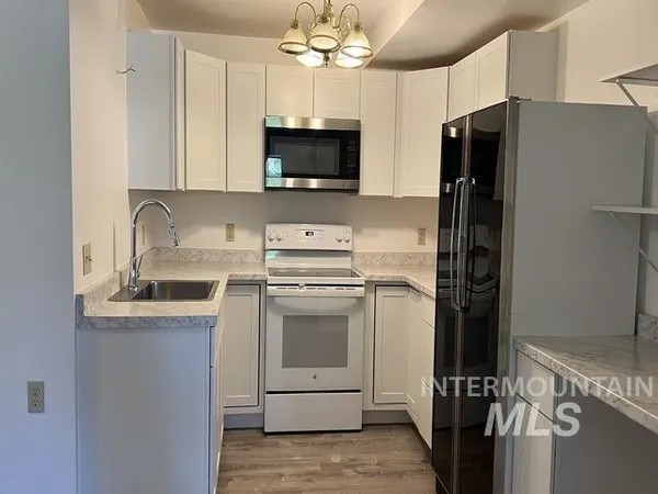 $525,000 | 24 Castle Meadow Drive, Garden Valley, ID 83622