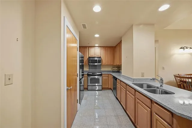 $287,500 | 306 Fourth Avenue, Unit 401, Pittsburgh, PA 15222