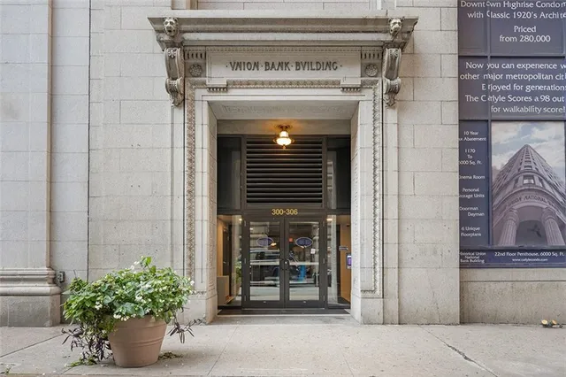 $287,500 | 306 Fourth Avenue, Unit 401, Pittsburgh, PA 15222