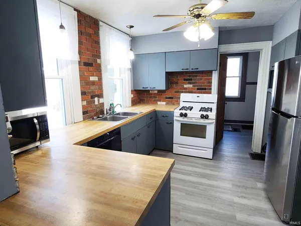 $195,000 | 307 North Detroit Street, Lagrange, IN 46761