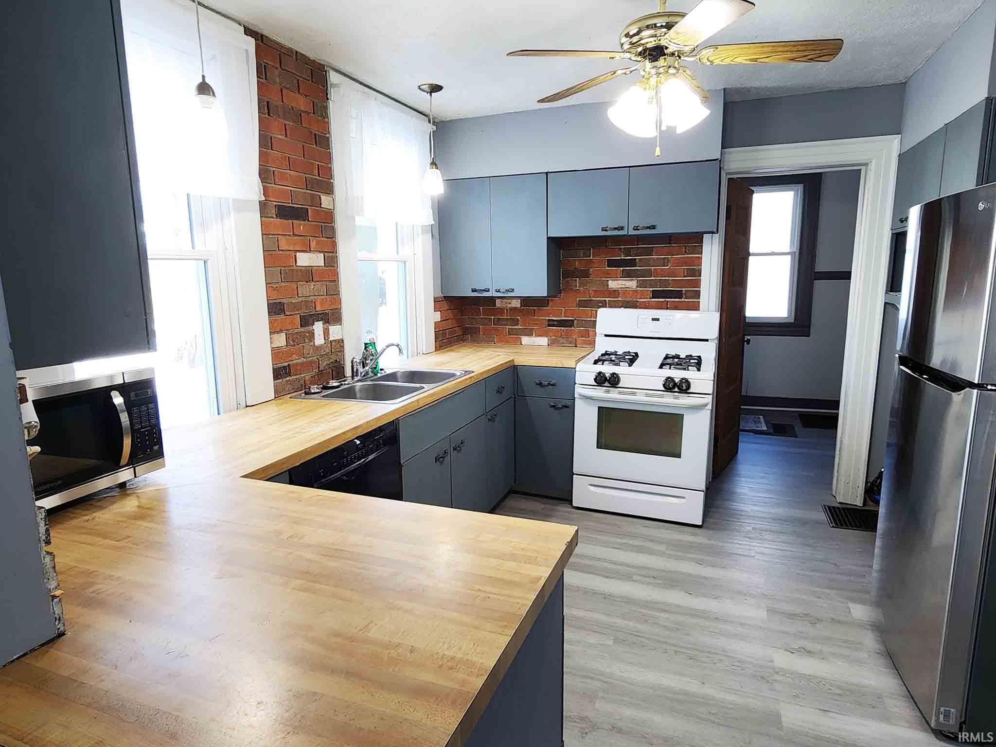 307 North Detroit Street Lagrange, IN 46761 - Photo 7 of 33