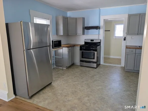 $2,150 | 184 Buckingham Avenue, Milford, CT 06460