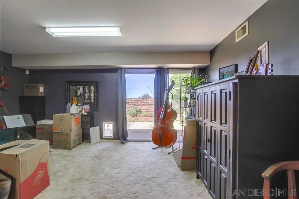 1637 Laurel Road Oceanside, CA 92054 - Photo 19 of 32 Gallery Image 19