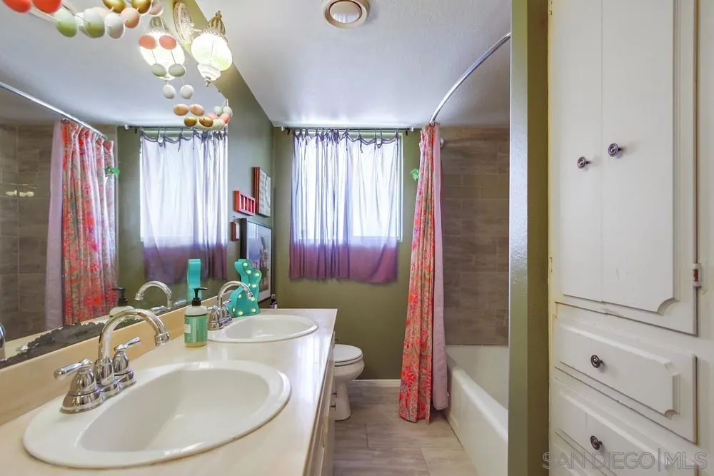 1637 Laurel Road Oceanside, CA 92054 - Photo 20 of 32 Gallery Image 20