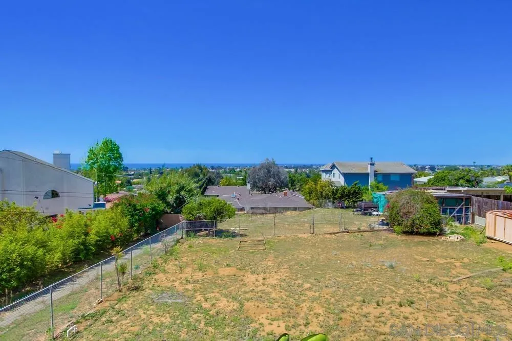 1637 Laurel Road Oceanside, CA 92054 - Photo 30 of 32 Gallery Image 30