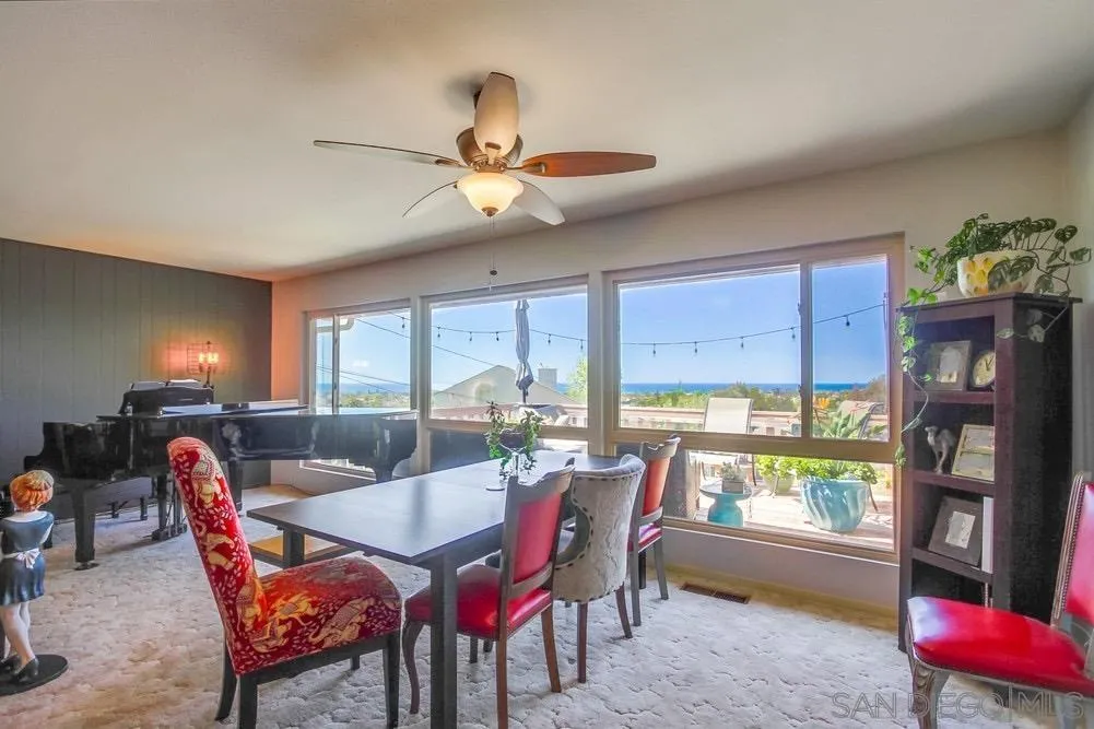 1637 Laurel Road Oceanside, CA 92054 - Photo 4 of 32 Gallery Image 4
