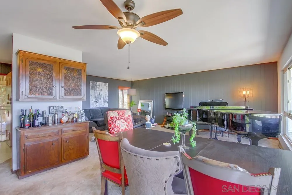 1637 Laurel Road Oceanside, CA 92054 - Photo 7 of 32 Gallery Image 7