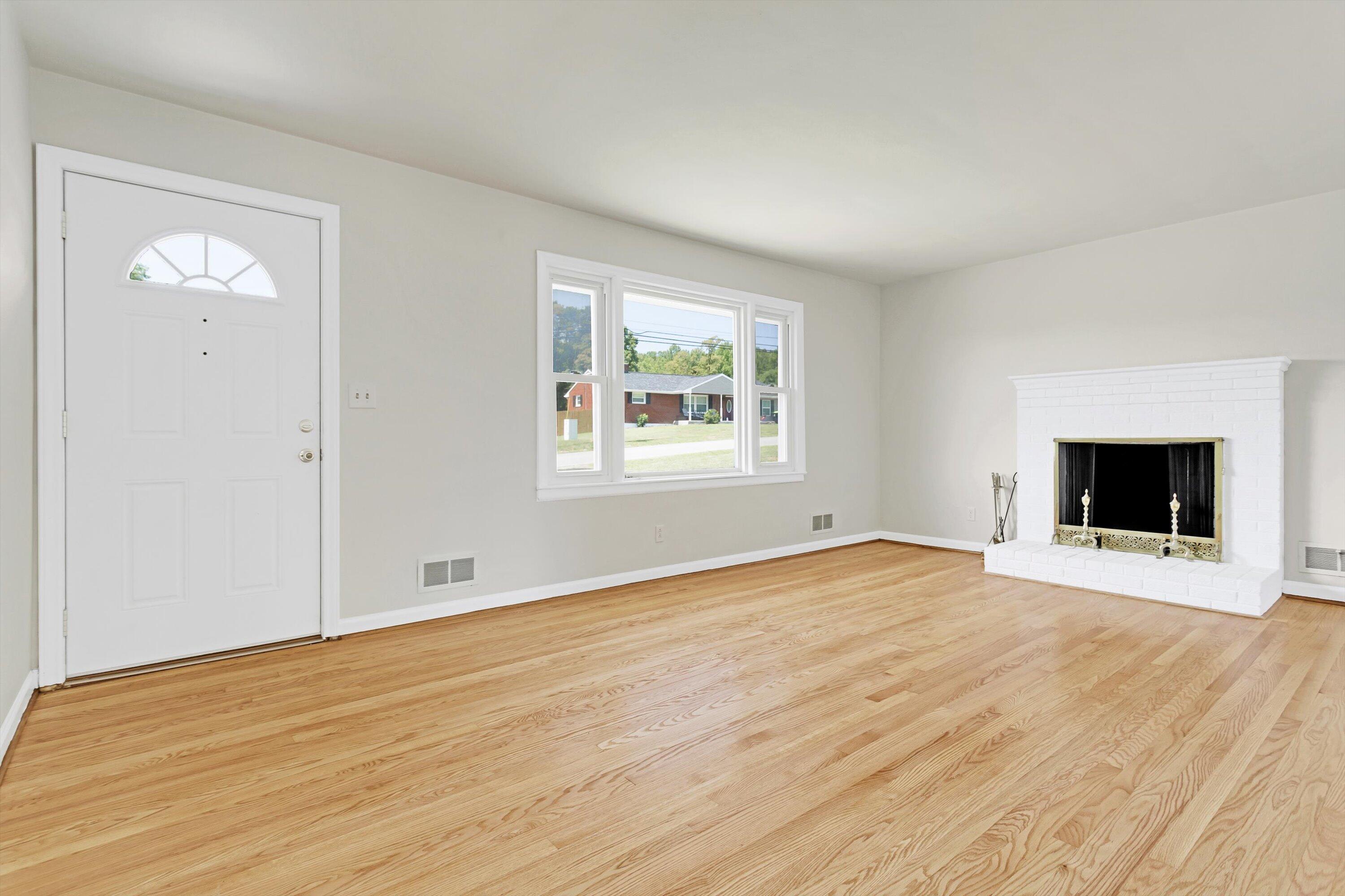 214 Blue Ridge Drive Blue Ridge, VA 24064 - Photo 2 of 31 Living Room