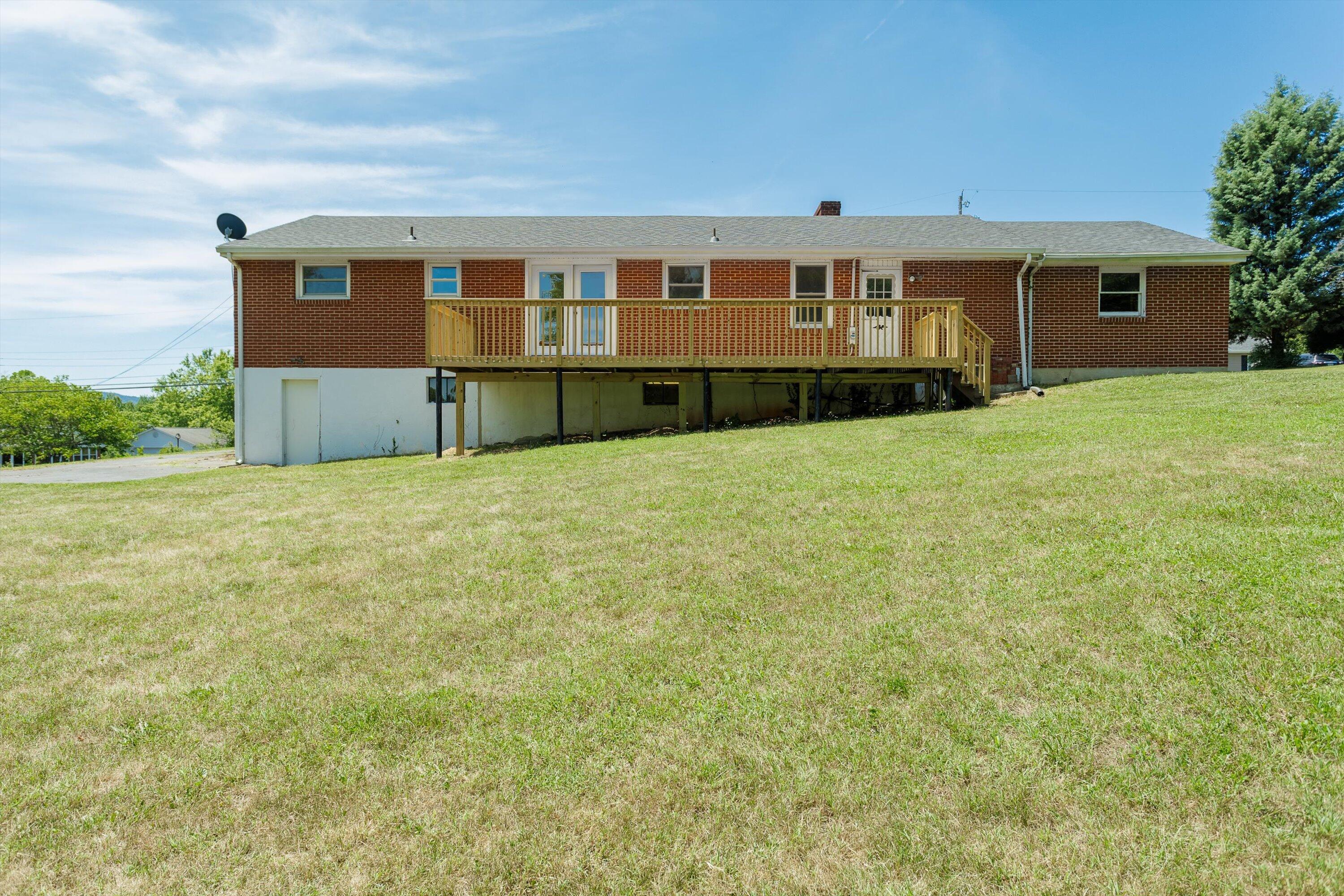 214 Blue Ridge Drive Blue Ridge, VA 24064 - Photo 24 of 31 Back of House