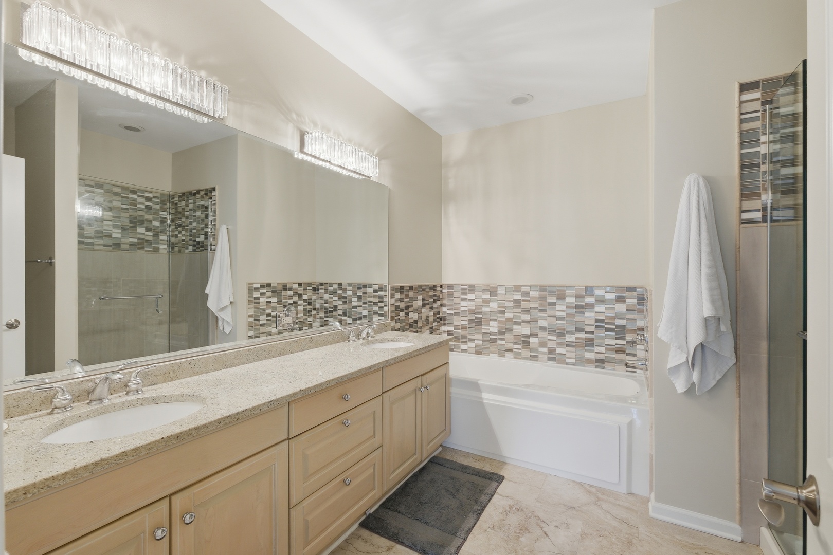 449 North Clinton Street Chicago, IL 60654 - Photo 13 of 26