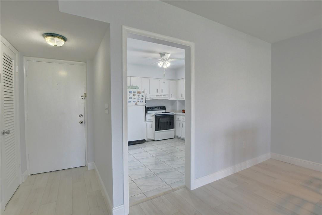 2700 Banyan Road, Unit 21C Boca Raton, FL 33432 - Photo 9 of 36 Photo 9