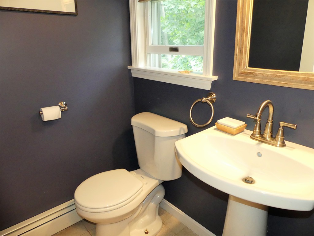 143 Hickory Hill Road North Andover, MA 01845 - Photo 11 of 24 Gallery Image 11