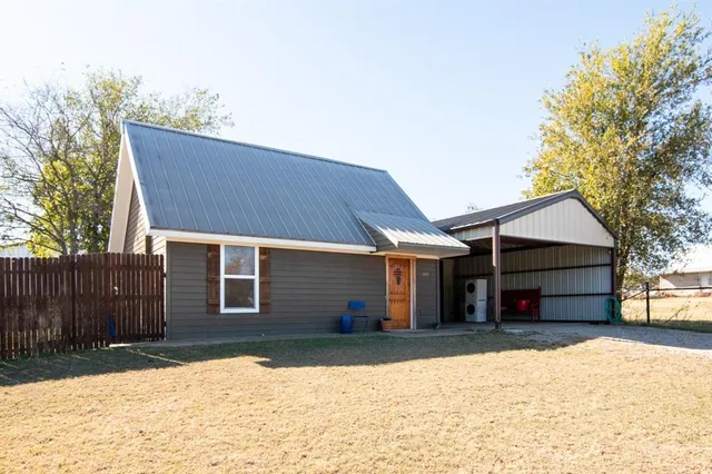 $325,000 | 303 Boone Street, Mingus, TX 76463