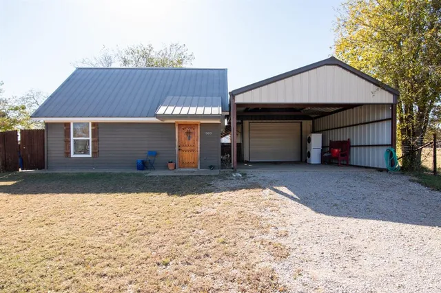 $325,000 | 303 Boone Street, Mingus, TX 76463