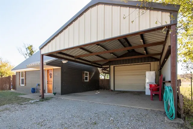 $325,000 | 303 Boone Street, Mingus, TX 76463