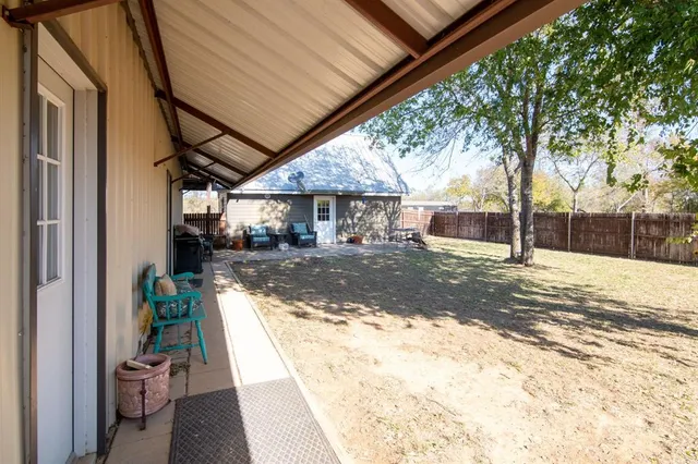 $325,000 | 303 Boone Street, Mingus, TX 76463