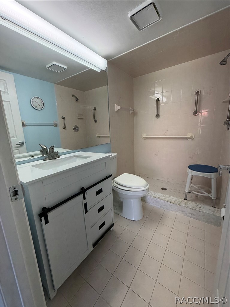 2080 Forest Drive Inverness, FL 34453 - Photo 22 of 37 Primary bathroom with shower