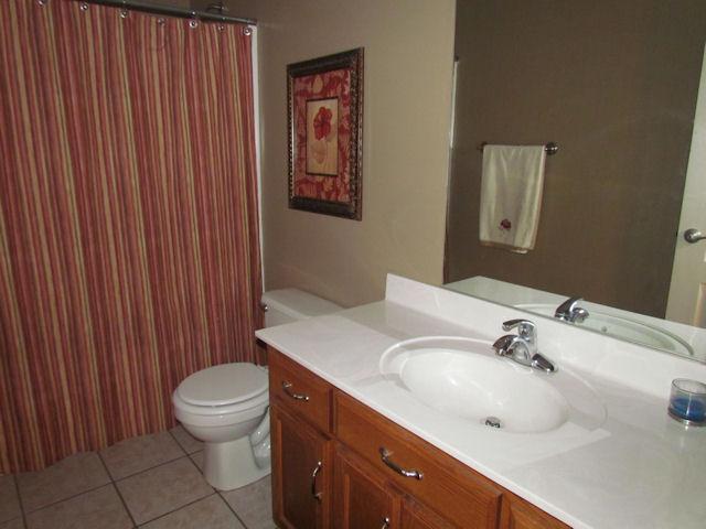 52 Spring Creek Road Lebanon, TN 37087 - Photo 11 of 17 This is the full bathroom.